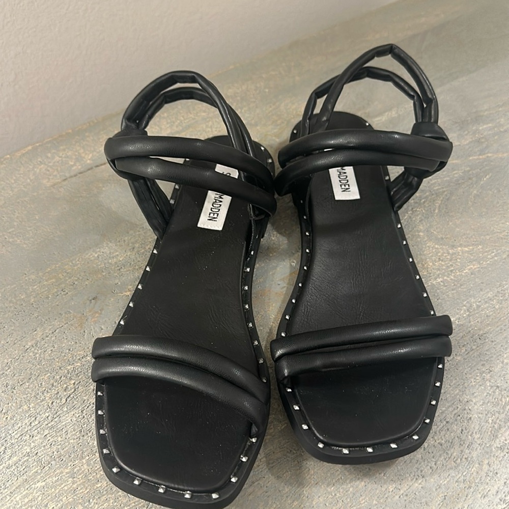 Steve Madden Black Sandals. Size 7. Slight heel